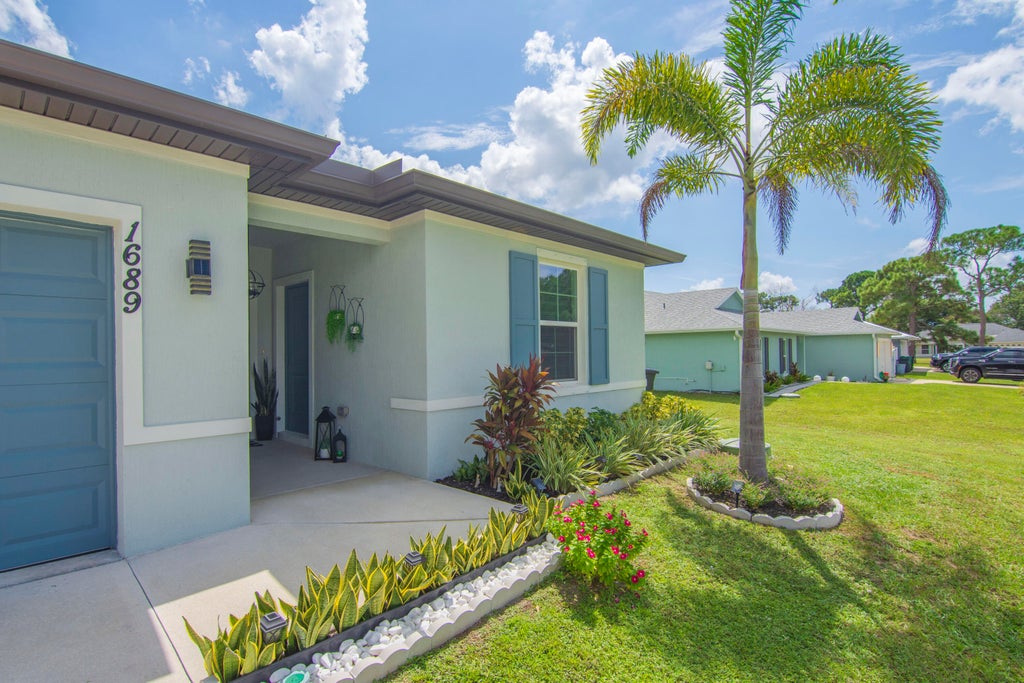 Photo of 1689 SE CHELLO Lane, Port Saint Lucie, FL 34983 (MLS # B26067919)