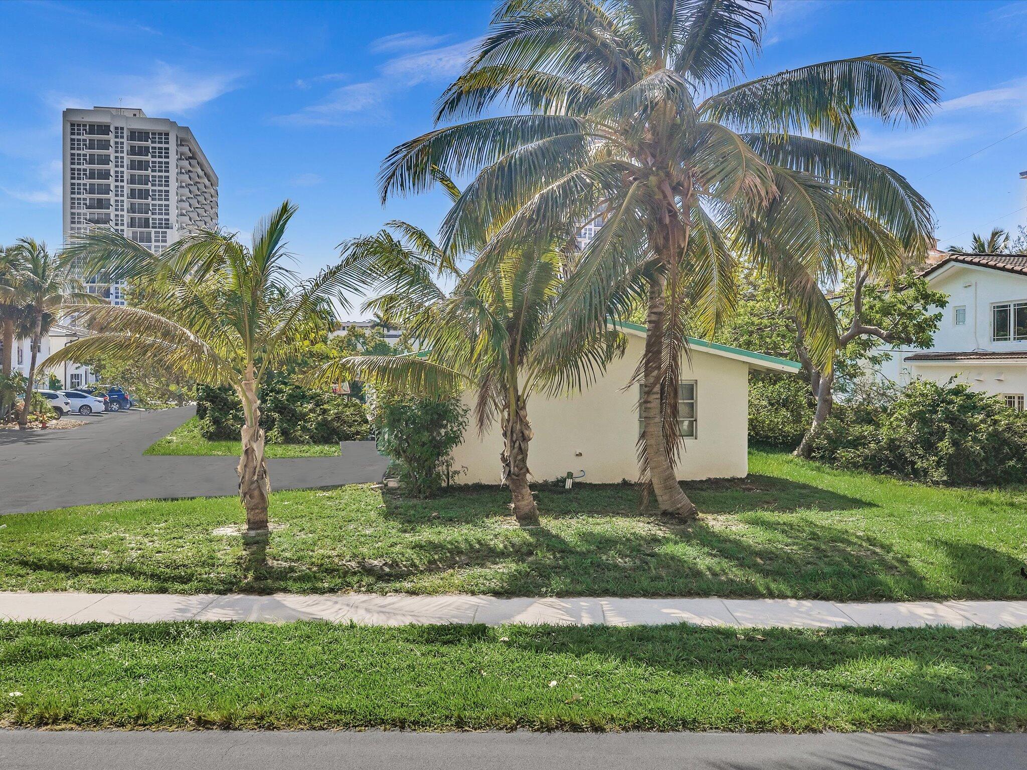 524 N Riverside Drive
