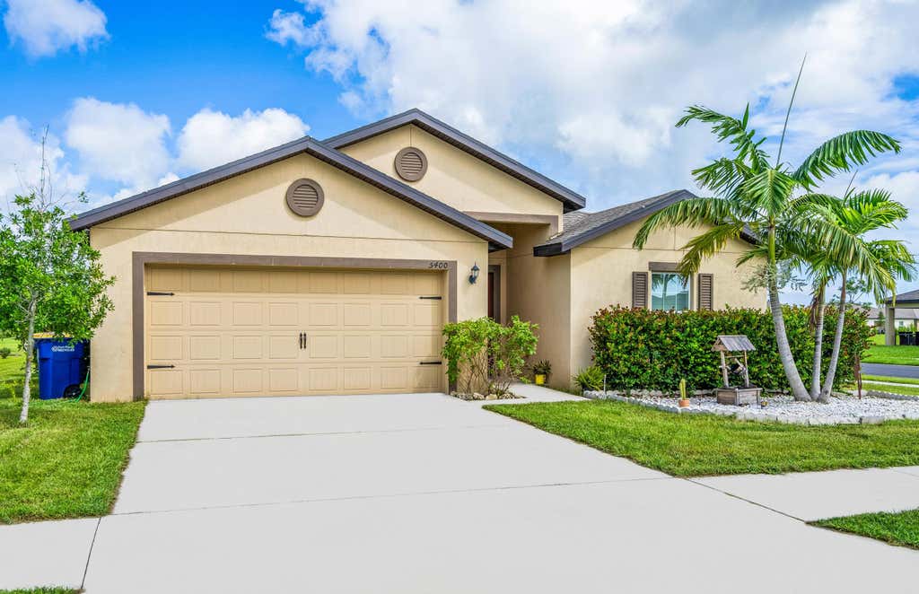 Photo of 5400 Imagination Drive, Fort Pierce, FL 34947 (MLS # R11019242)