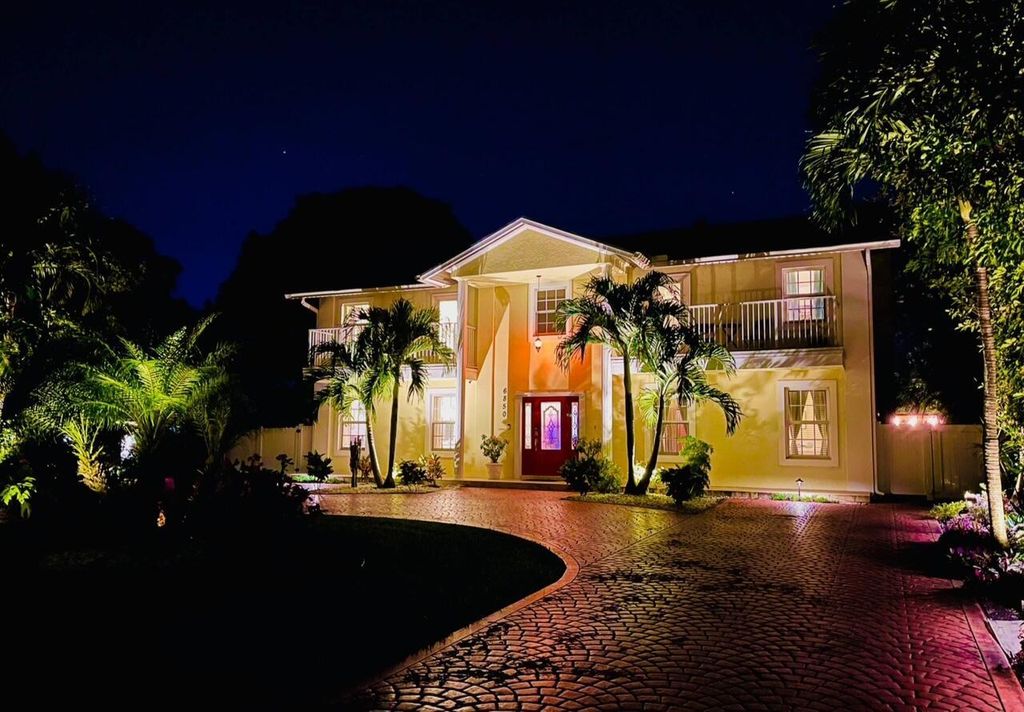 Photo of 6850 Eastview Drive, Lake Worth, FL 33462 (MLS # B26038900)