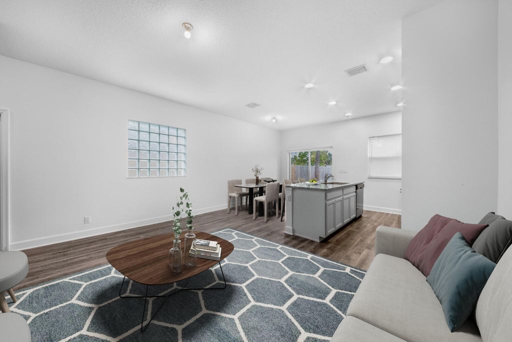 Photo of 607 N F Street, Lake Worth Beach, FL 33460 (MLS # R11166271)