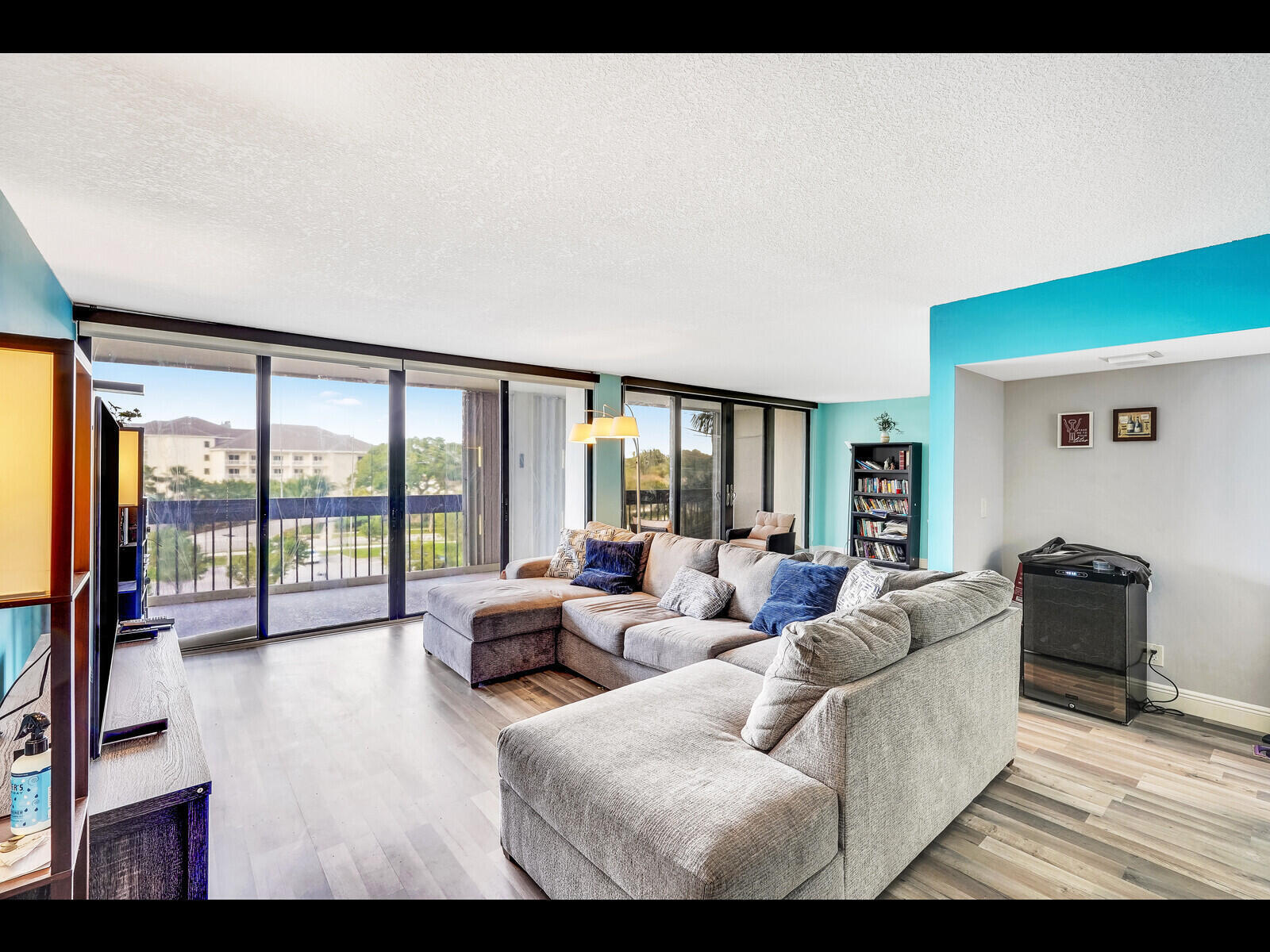 LANDS OF THE PRESIDENT CONDO 3 - Residential