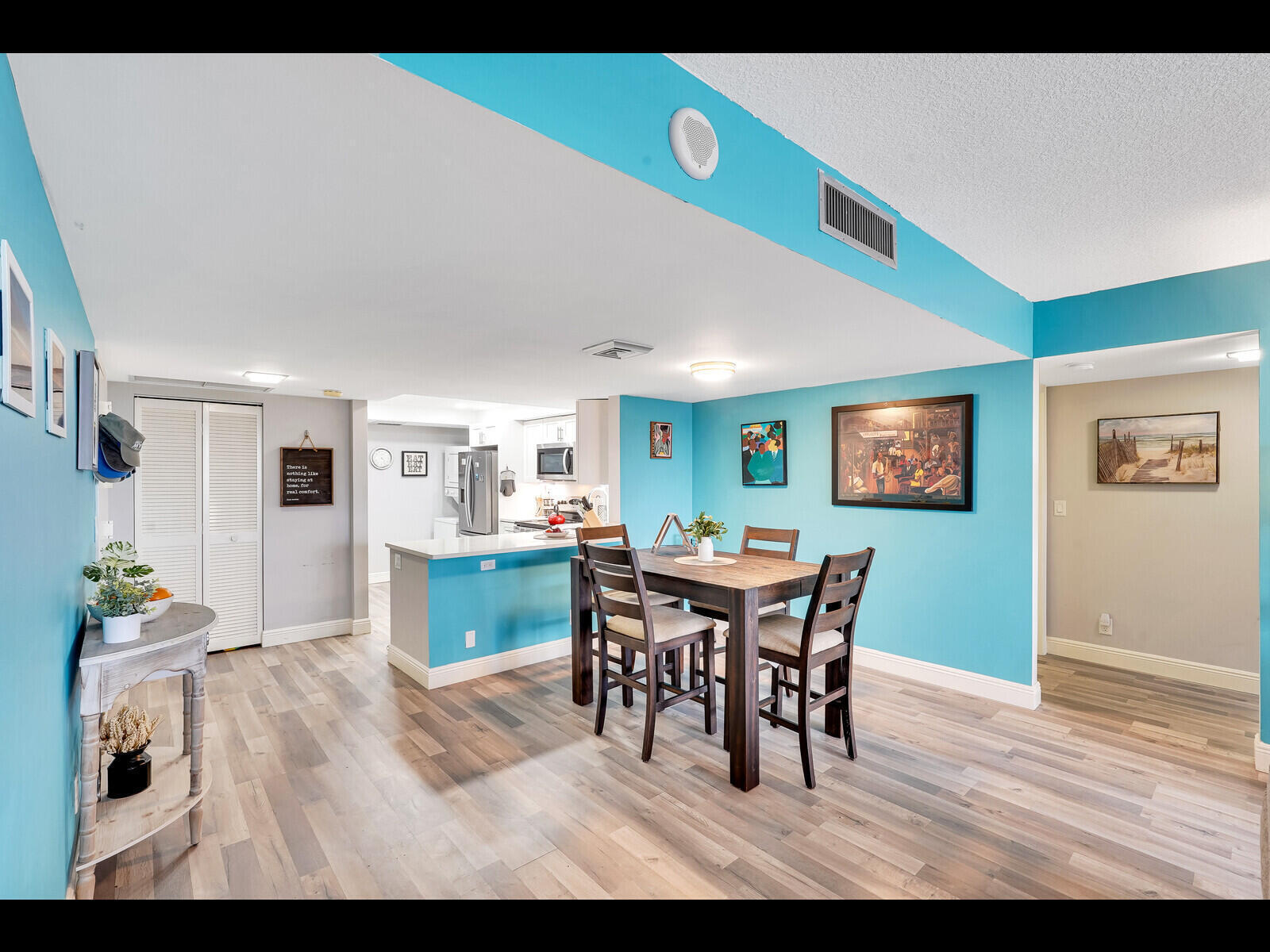 LANDS OF THE PRESIDENT CONDO 3 - Residential