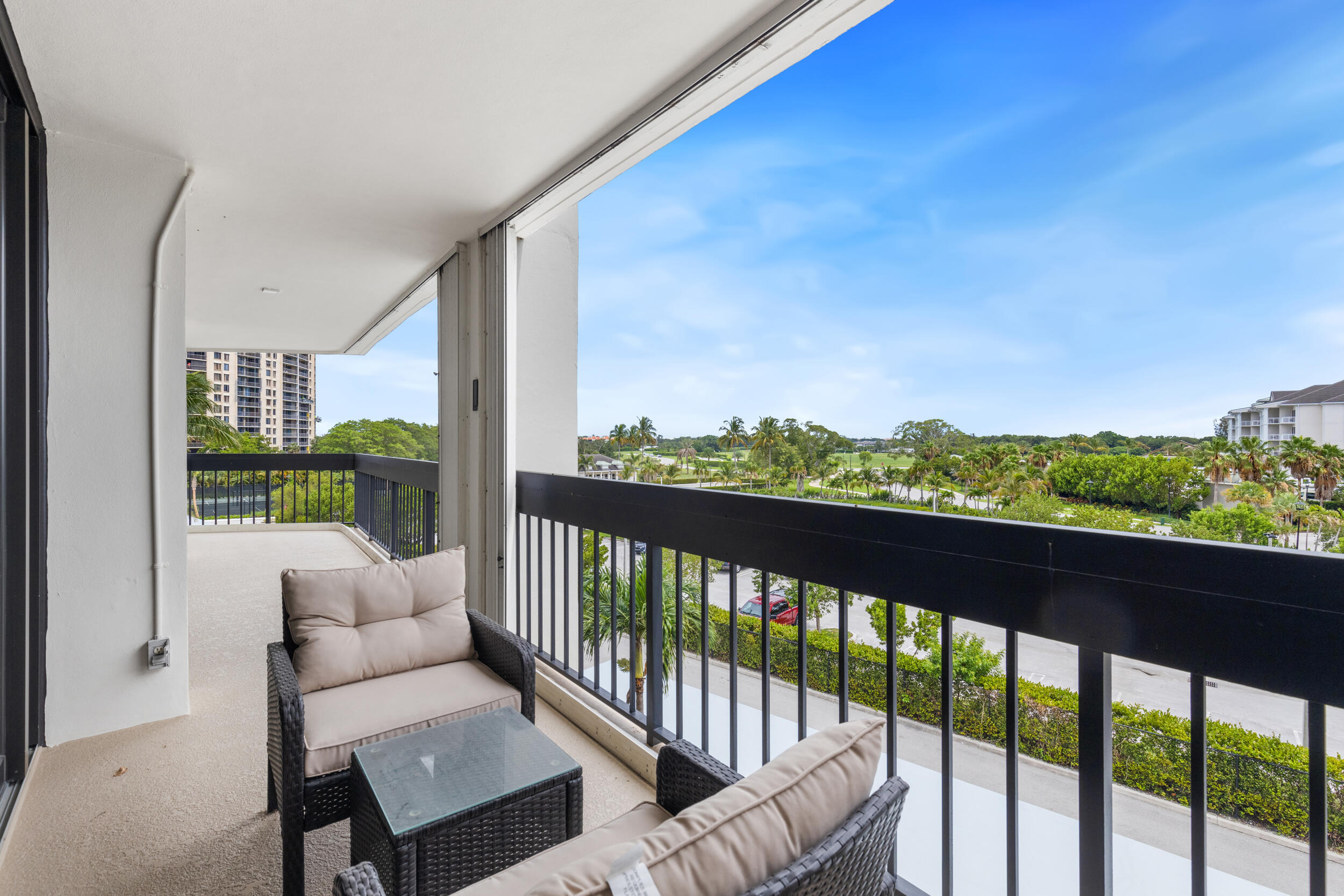 LANDS OF THE PRESIDENT CONDO 3 - Residential