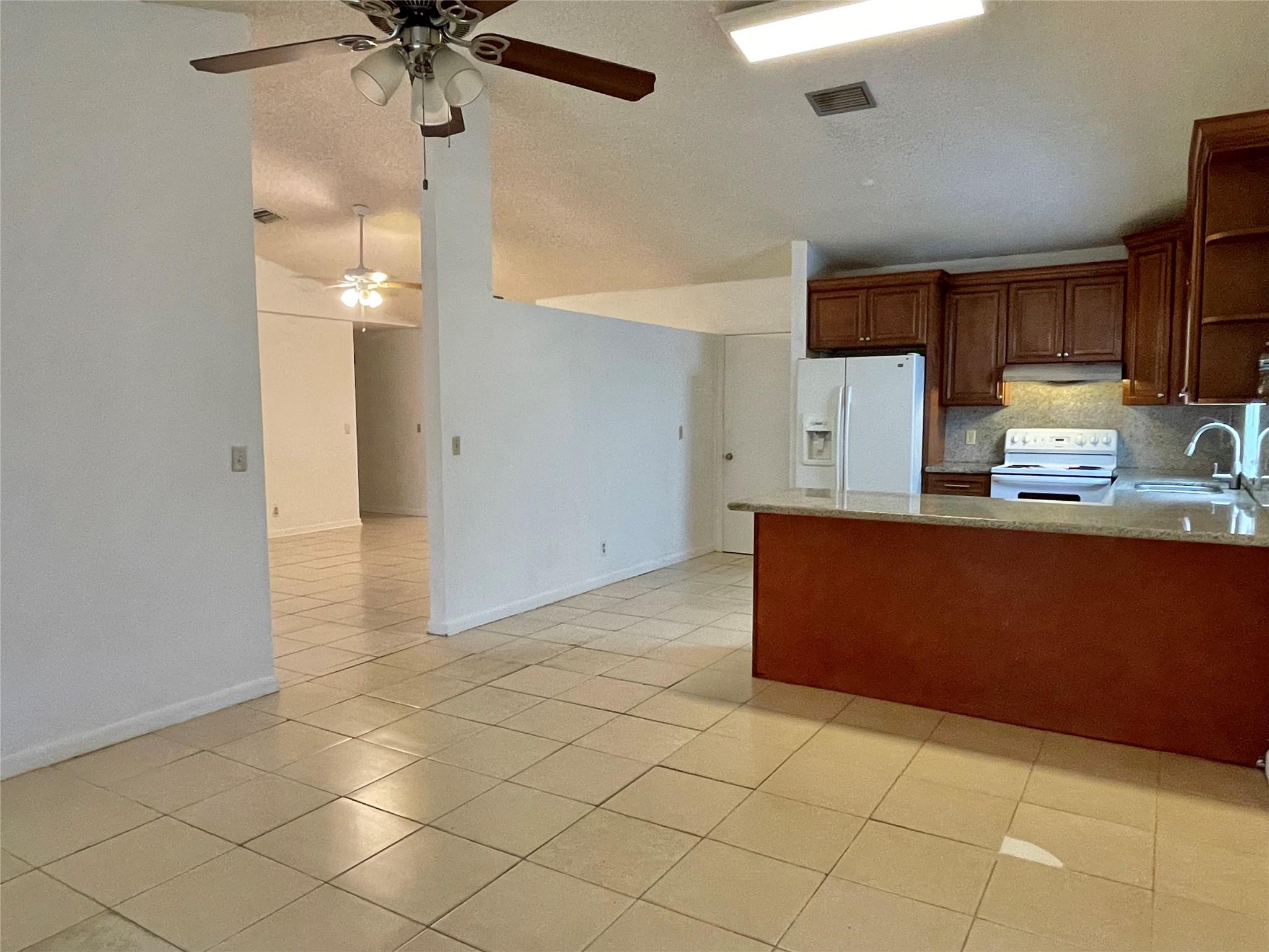 Springtree West - Residential Lease