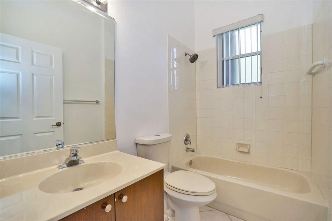 Heron Bay Four 160-1 B - Residential