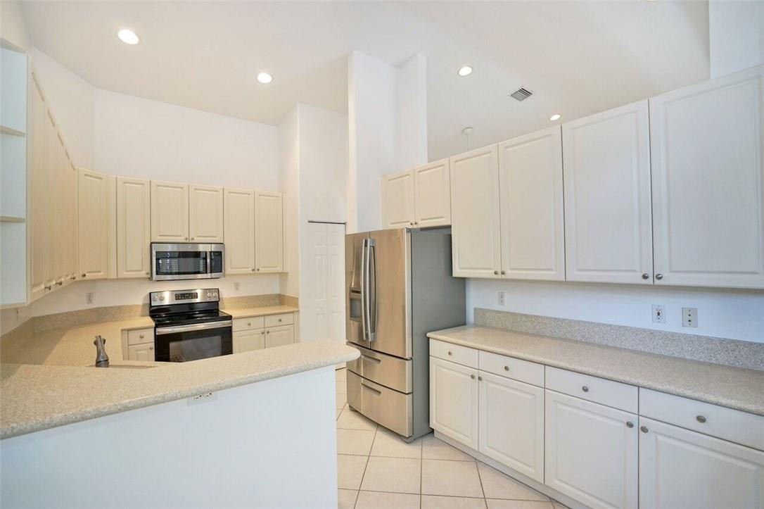 Heron Bay Four 160-1 B - Residential