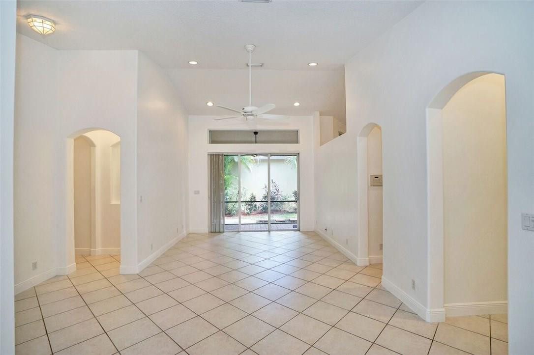 Heron Bay Four 160-1 B - Residential