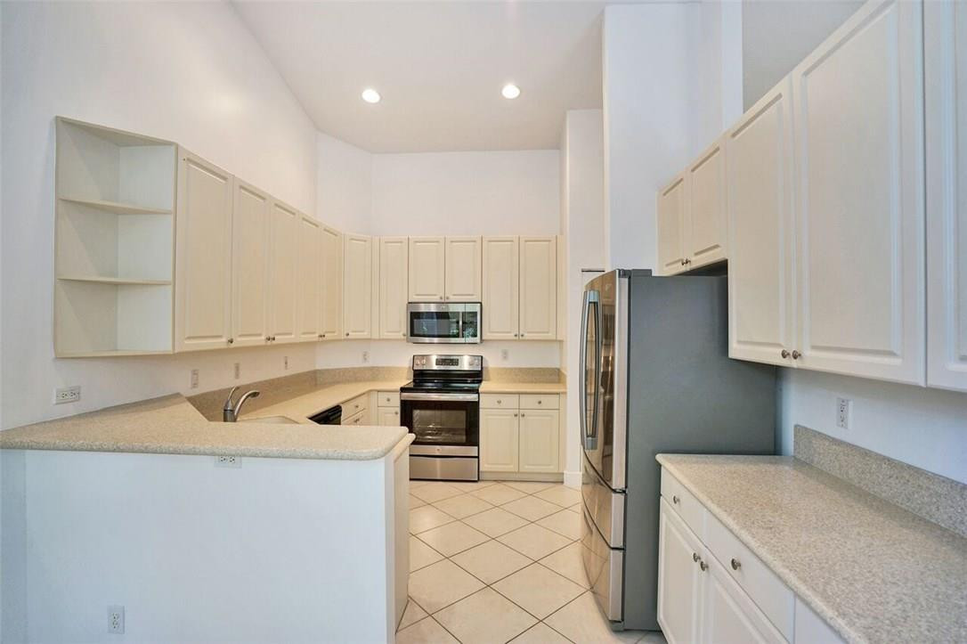 Heron Bay Four 160-1 B - Residential