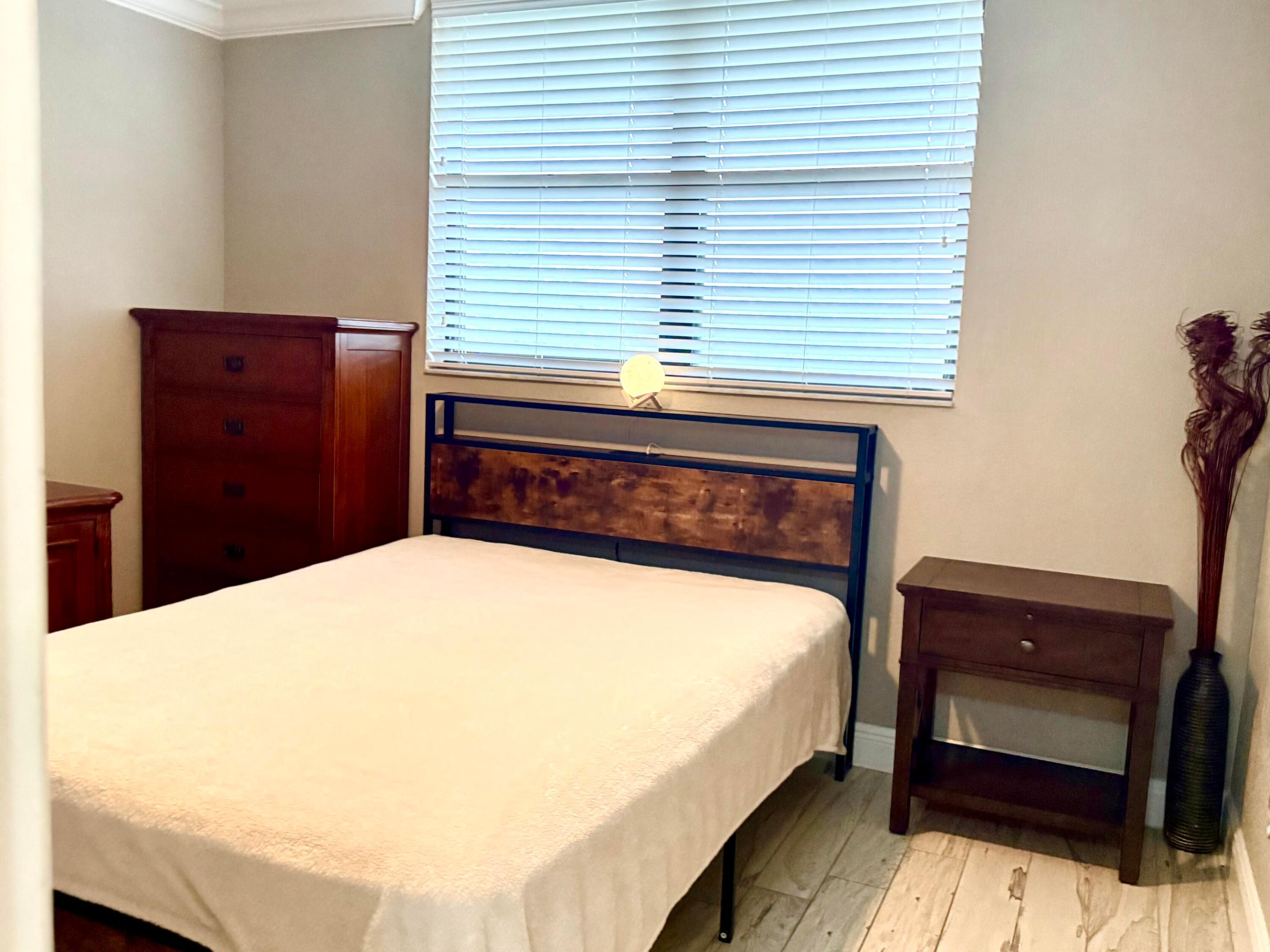 LAKE EMERALD CONDOMINIUM NO - Residential Lease