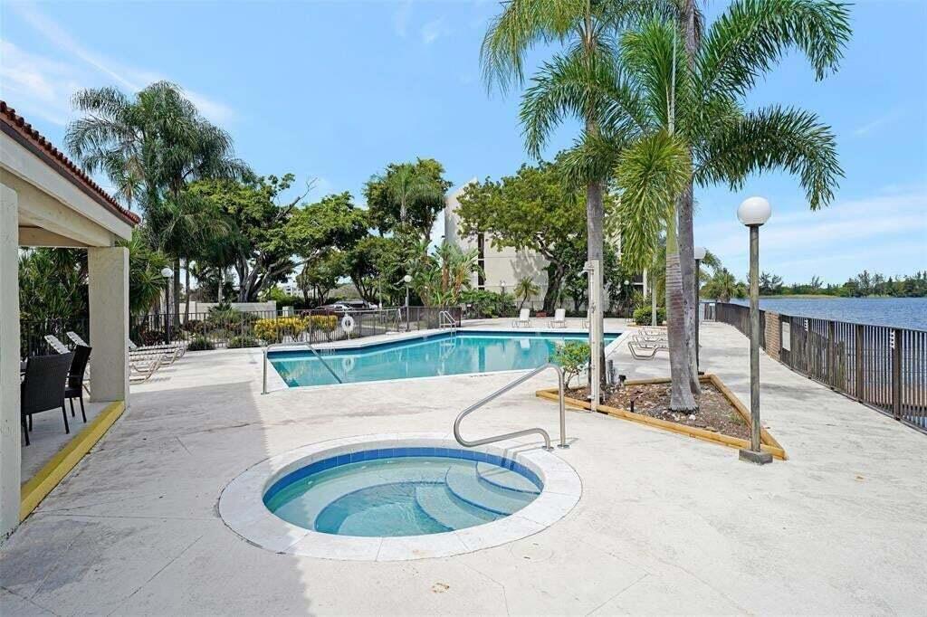 LAKE EMERALD CONDOMINIUM NO - Residential Lease