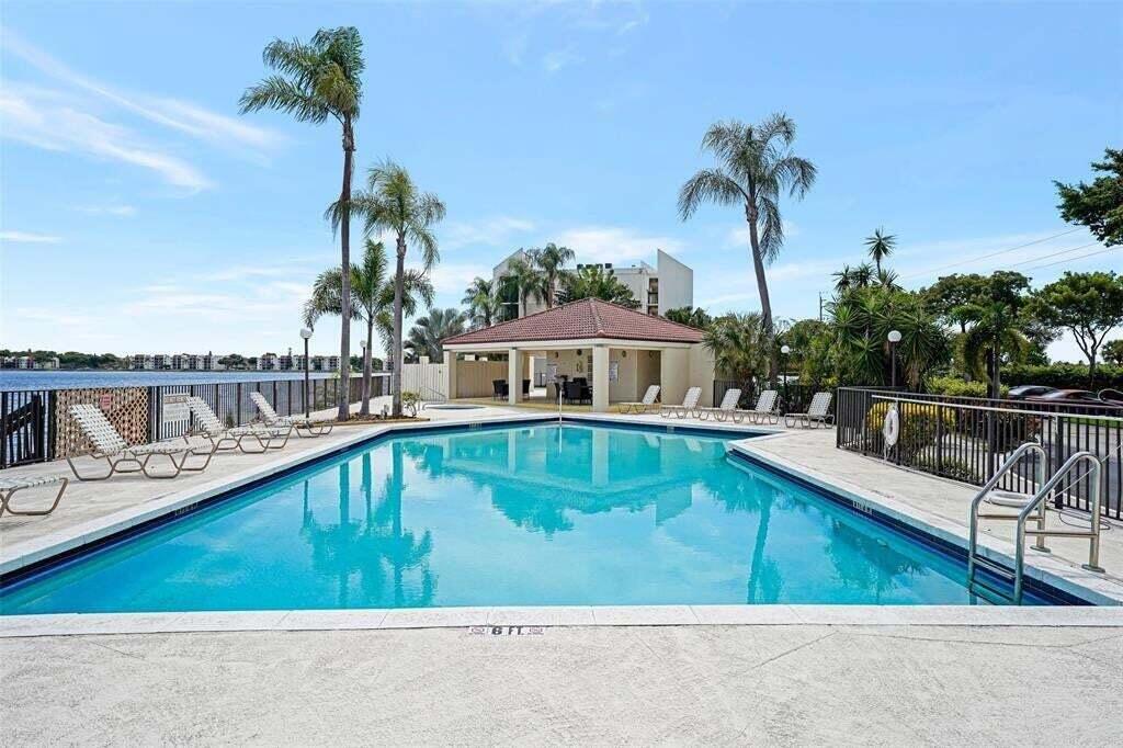 LAKE EMERALD CONDOMINIUM NO - Residential Lease