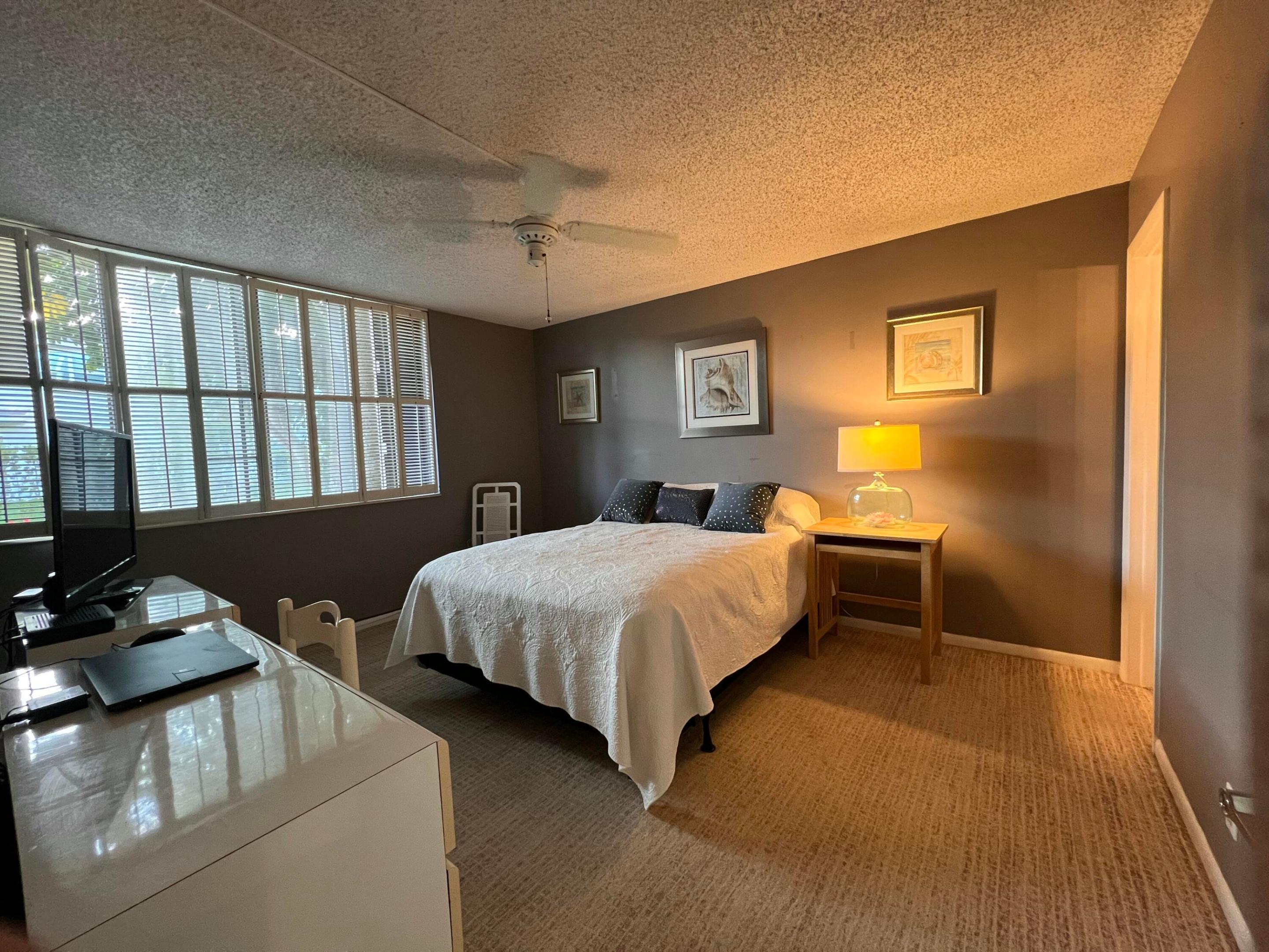 FOUNTAINS OF PALM BEACH CONDO 2 - Residential