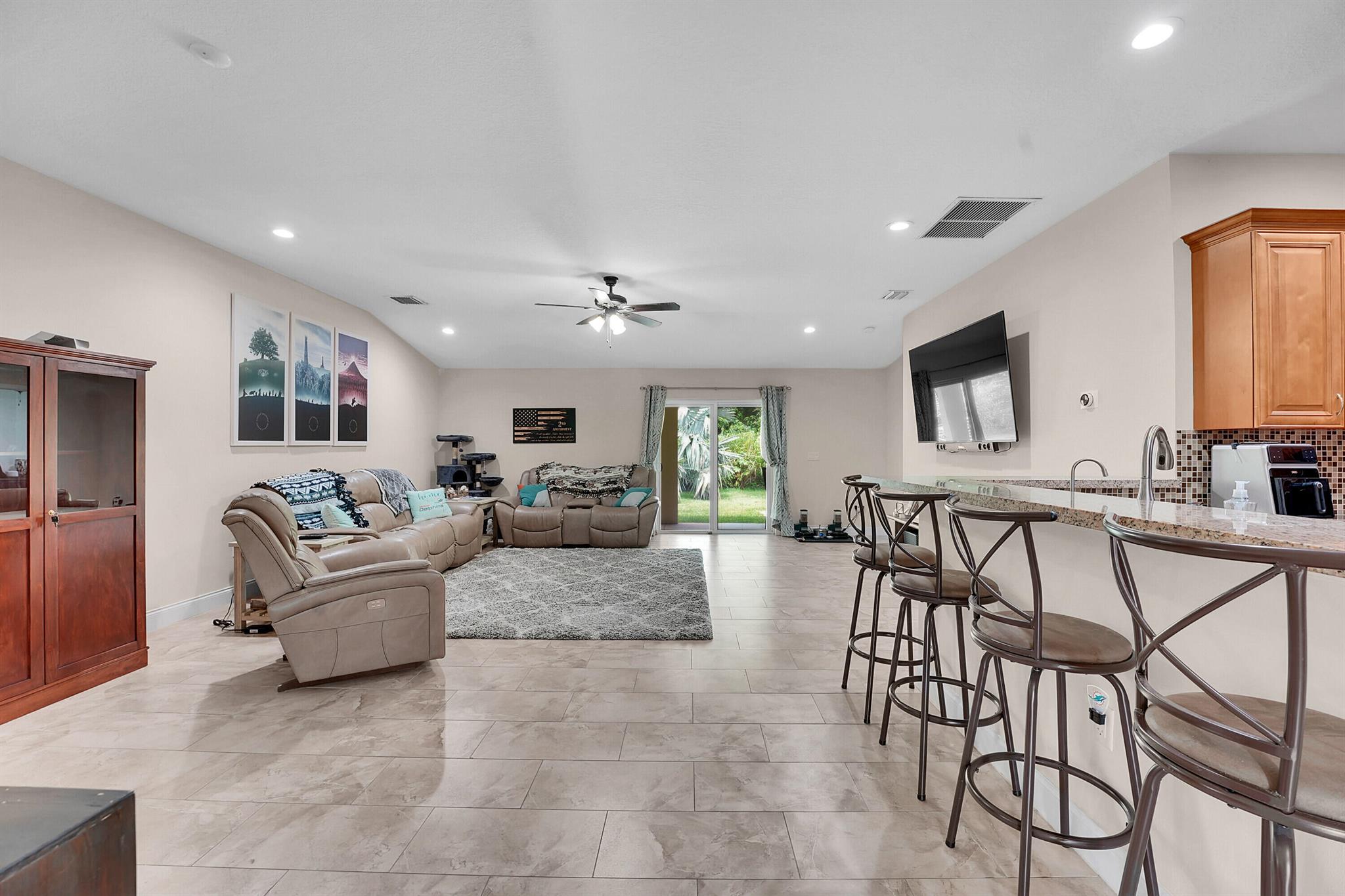 6412 Las Palmas Way, Port St Lucie, FL, 34952/$409,000 4 6412 Las Palmas Way