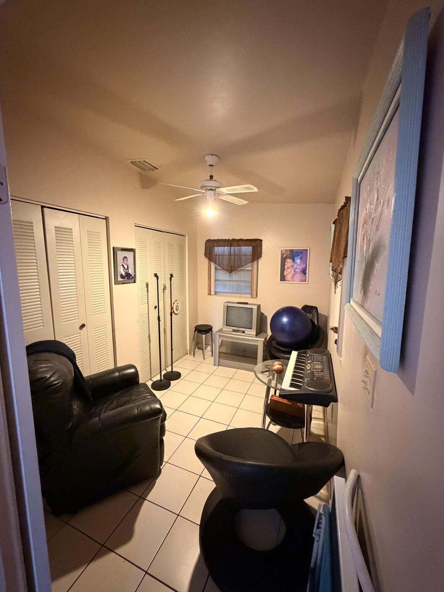 PALM SPRINGS 5TH ADDN SEC 1 - Residential