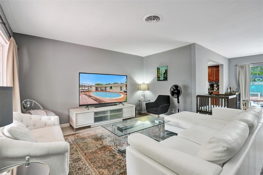 Imperial Point 1 Sec 53-4 - Residential Lease