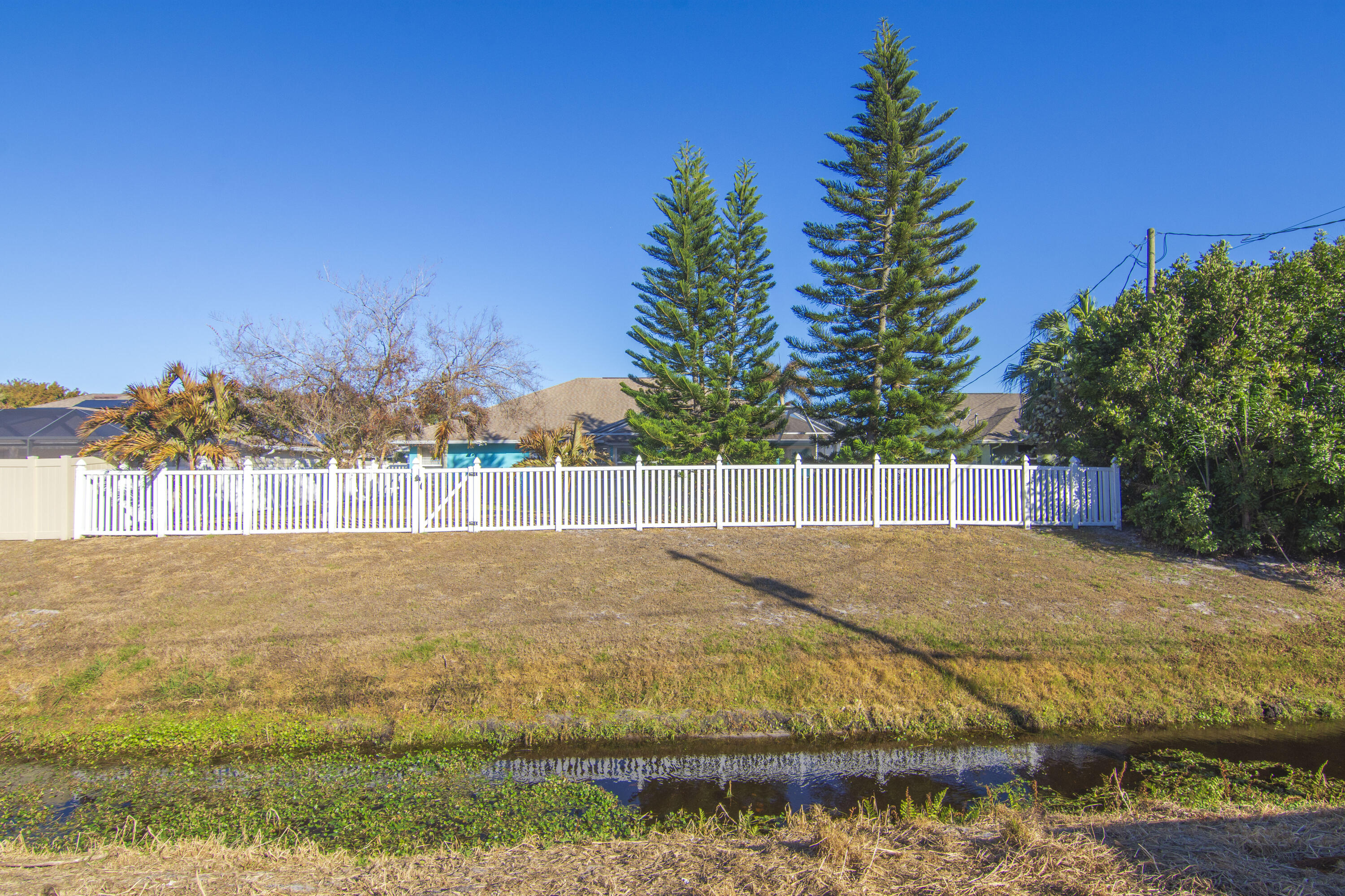 SEBASTIAN HIGHLANDS UNIT 17 - Residential