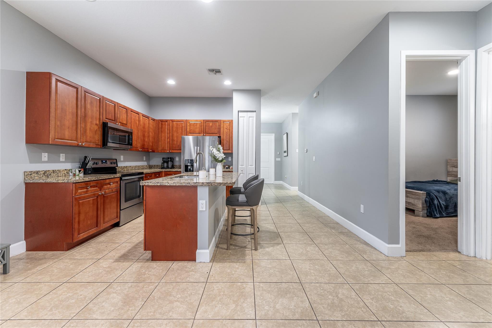 Central Parc South 182-17 - Residential