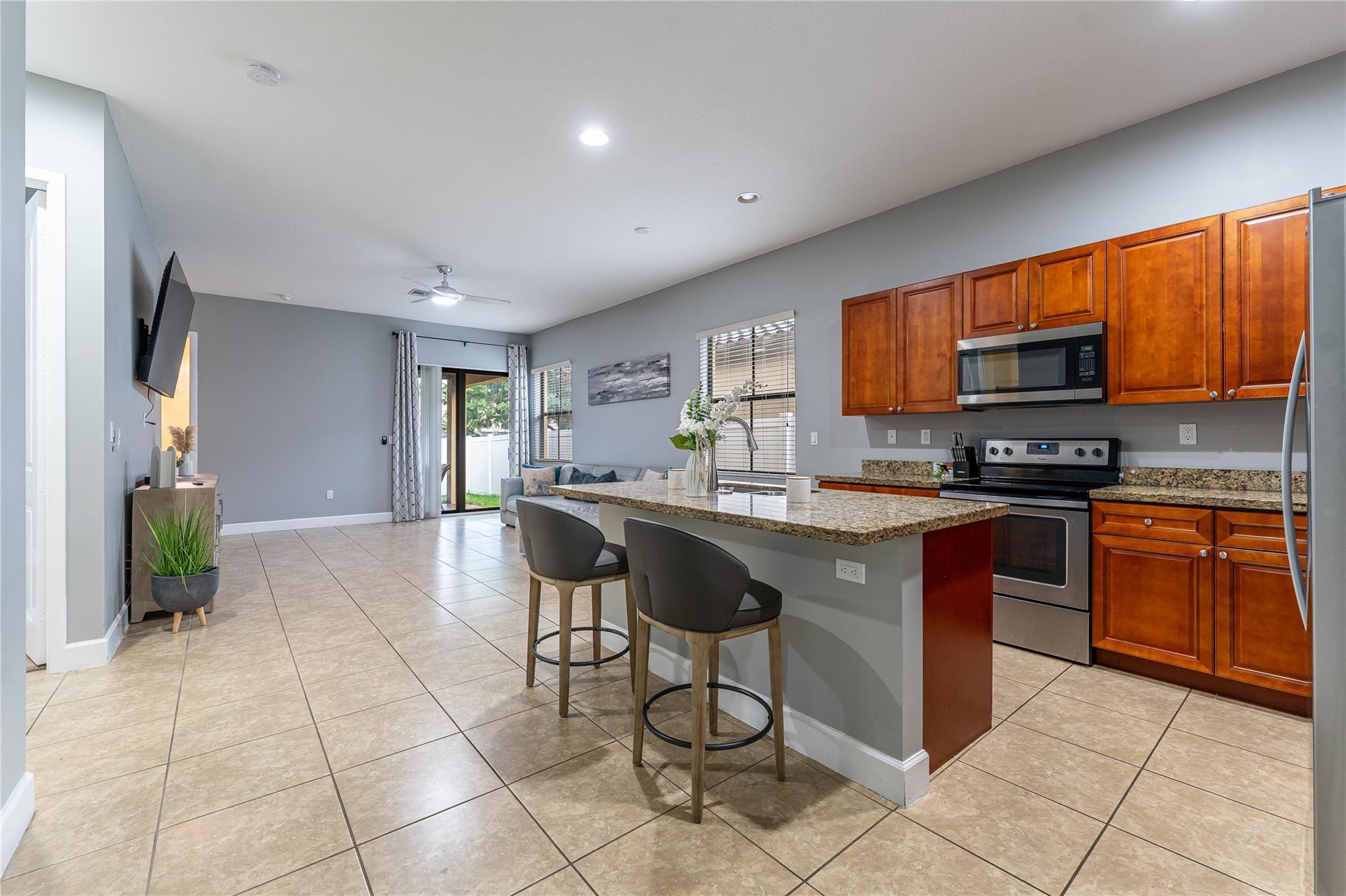 Central Parc South 182-17 - Residential