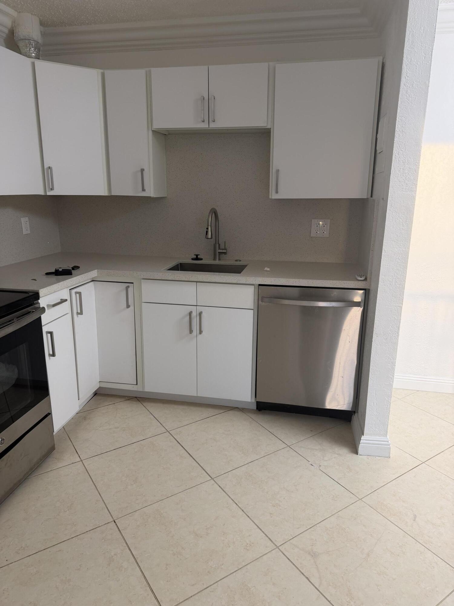 CYPRESS CLUB CONDO - Residential Lease