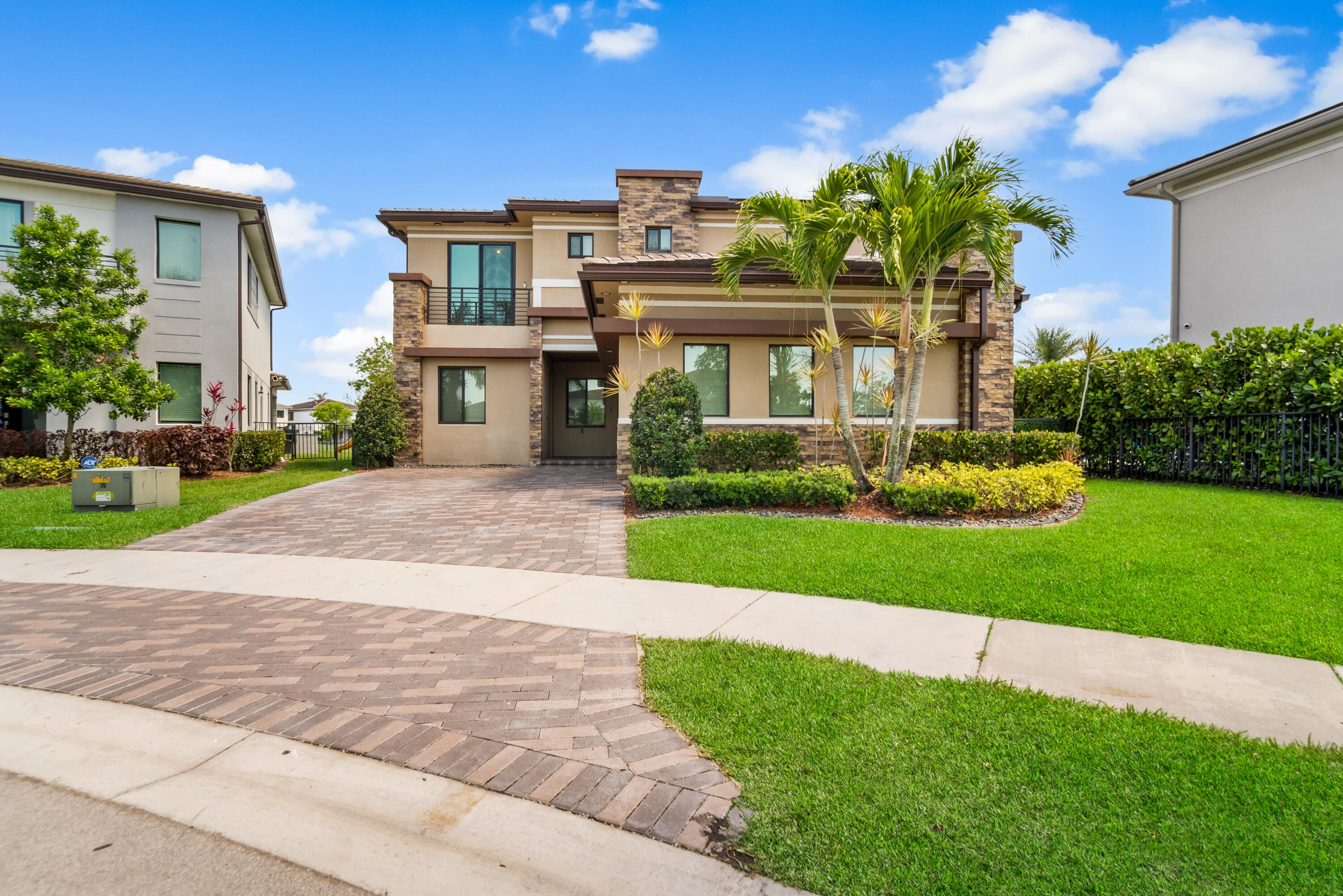 10768 AZUL Lane