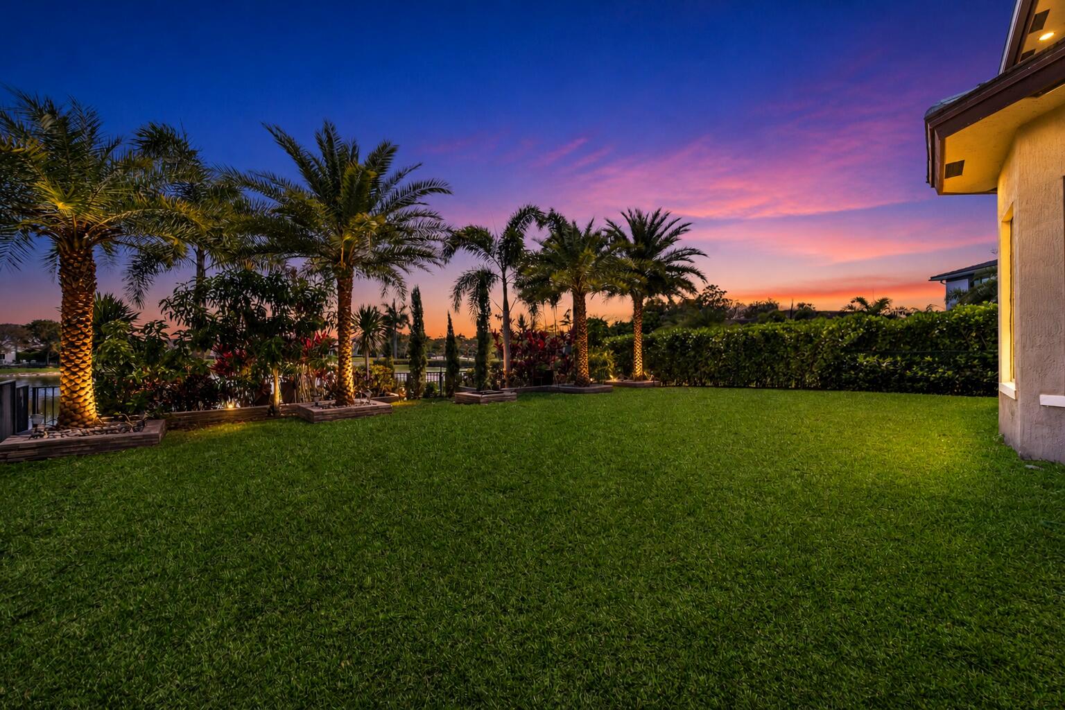 10768 AZUL Lane