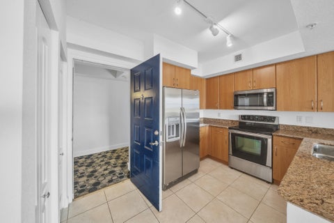 Tiny photo for 1830 RADIUS Drive #1009, Hollywood, FL 33020 (MLS # B26081603)
