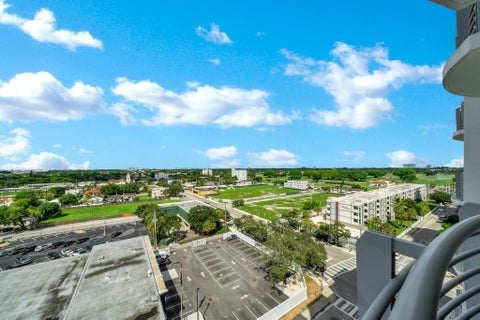 Tiny photo for 1830 RADIUS Drive #1009, Hollywood, FL 33020 (MLS # B26081603)