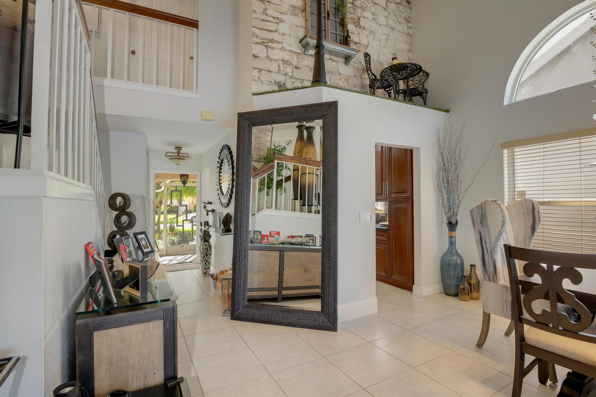 PALM CLUB WEST VILLAGE 2 - Residential Lease