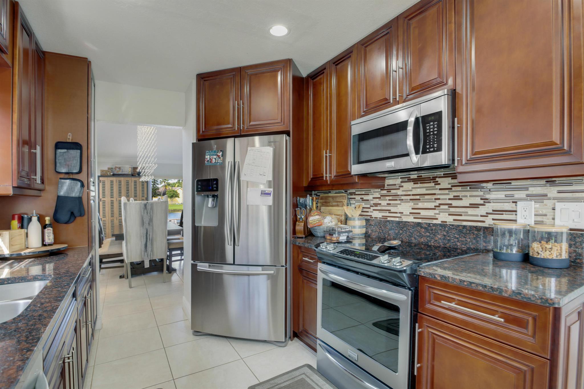 PALM CLUB WEST VILLAGE 2 - Residential Lease