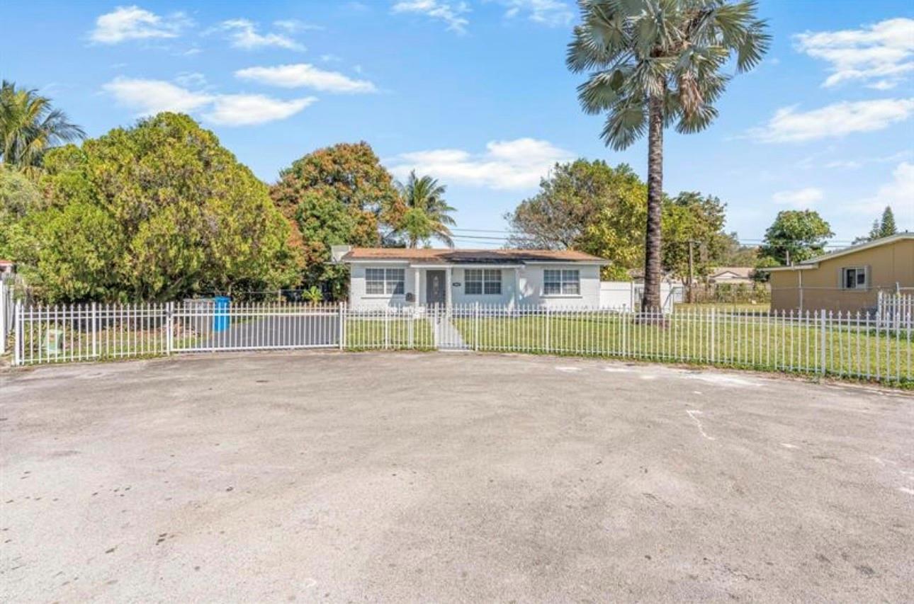 Miami Gardens Manor 49-47 B - Residential Lease