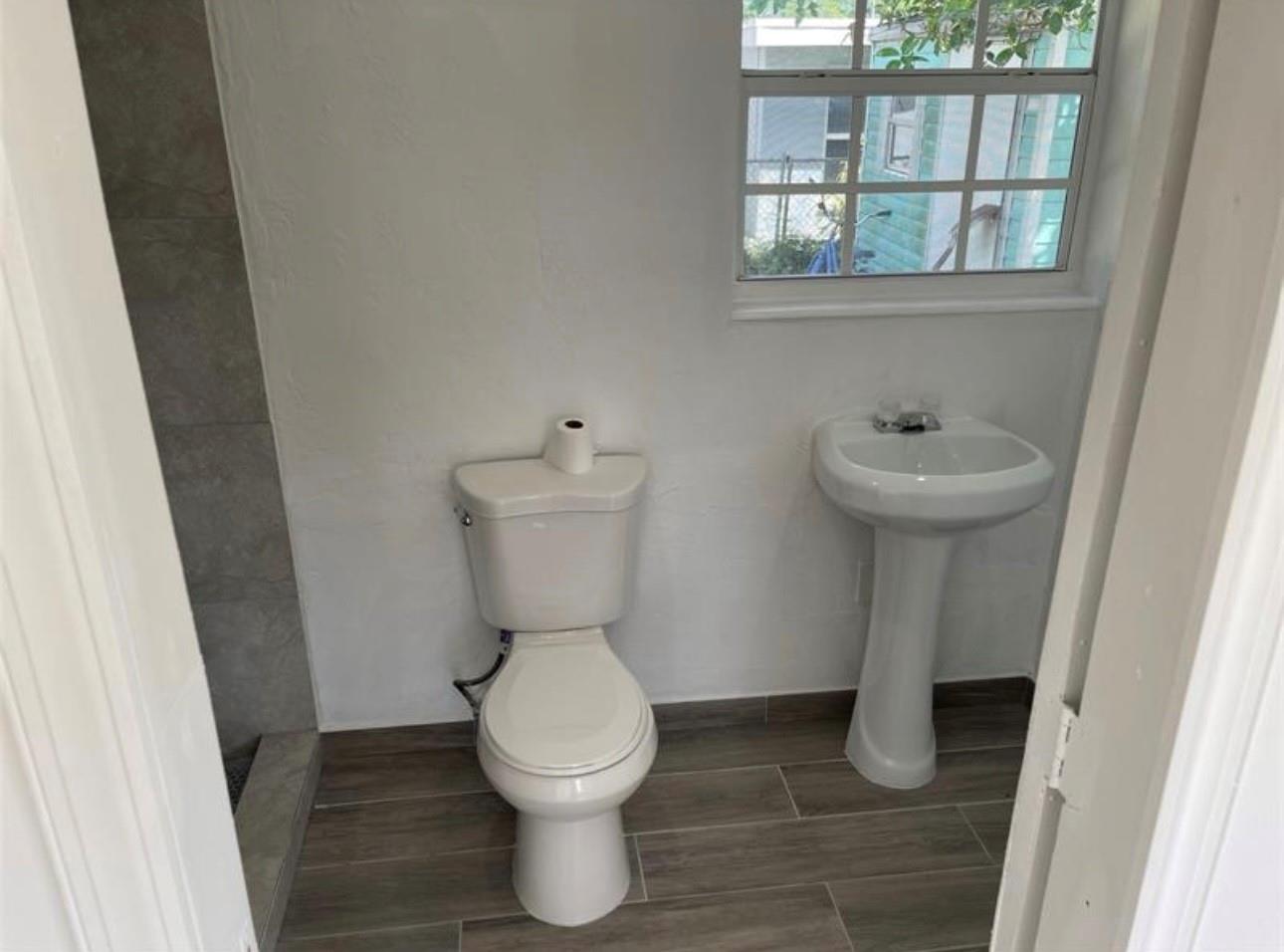 Miami Gardens Manor 49-47 B - Residential Lease