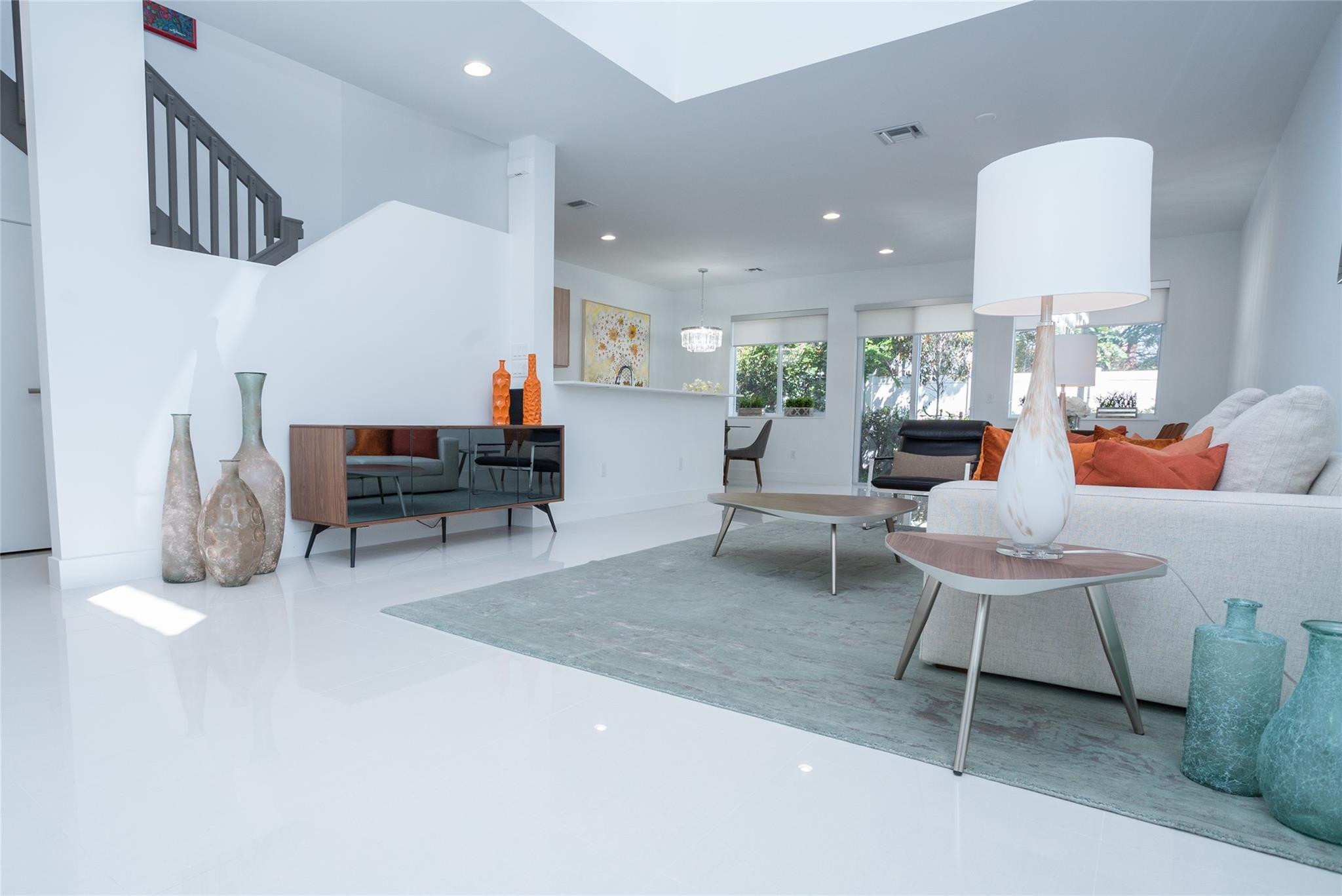 713 SE 1st Court 713