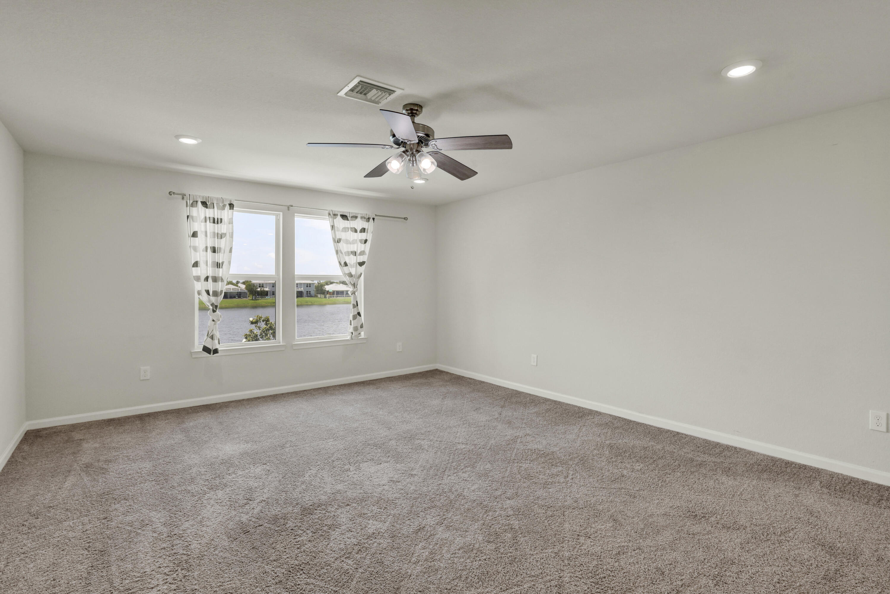 PULTE AT TRADITION PHASE 1 - Residential