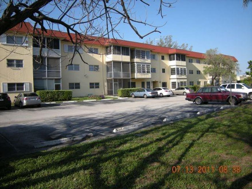 Cash only deal due to building requirements, ALL AGES WELCOME. Rare opportunity to own a property in Florida for less than $100k. Spacious unit in a building with low maintenance fees and assigned parking spaces. Close to major roadways, Lauderdale Mall, and more.