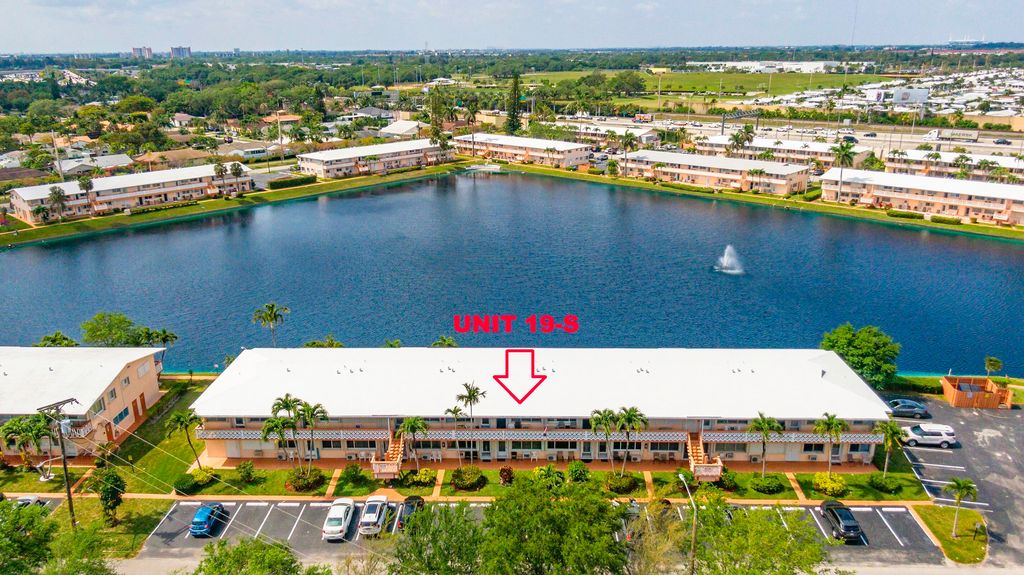 Photo of 900 SW 10th Terrace #19s, Hallandale Beach, FL 33009 (MLS # B26014384)