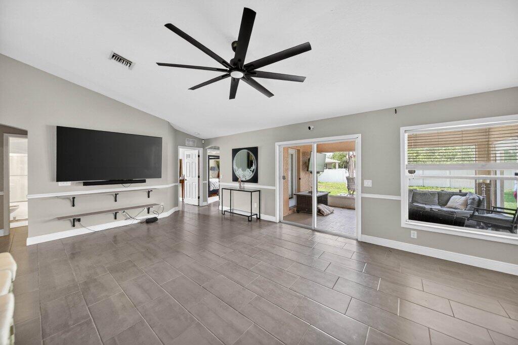 PORT ST LUCIE SECTION 33 - Residential