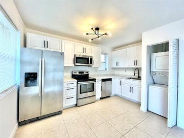 4071 N DIXIE Highway 20 Oakland Park FL 33334