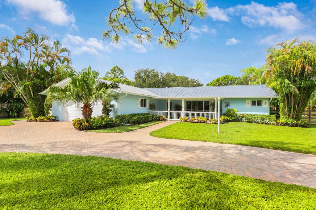 Photo of 18967 Quail Run Drive, Jupiter, FL 33458 (MLS # R10923829)