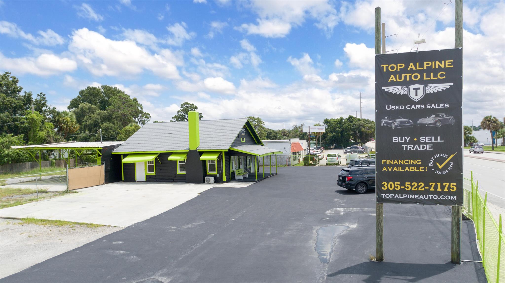 Main image without alt text