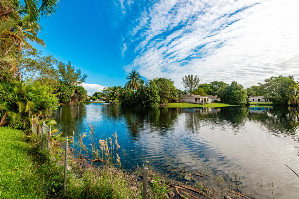 Photo of 288 NW 39th Way, Deerfield Beach, FL 33442 (MLS # B26092393)
