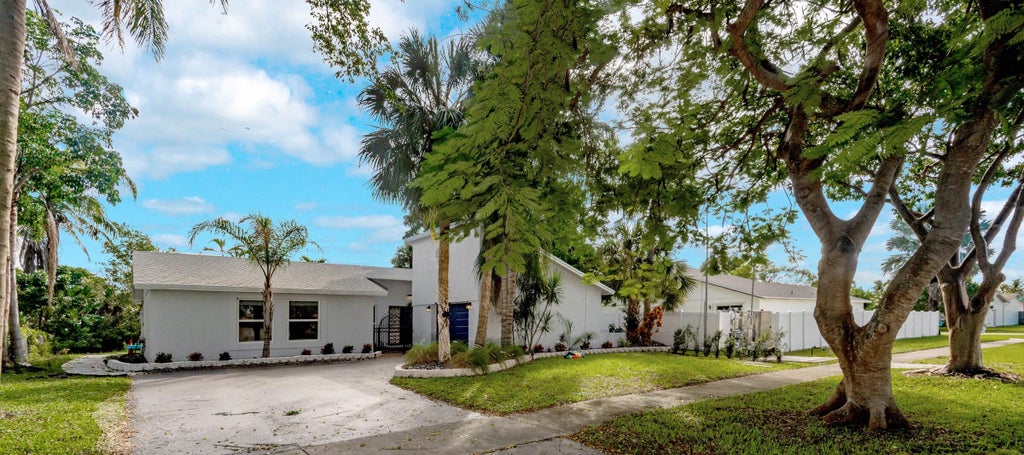 Photo of 288 NW 39th Way, Deerfield Beach, FL 33442 (MLS # B26092393)