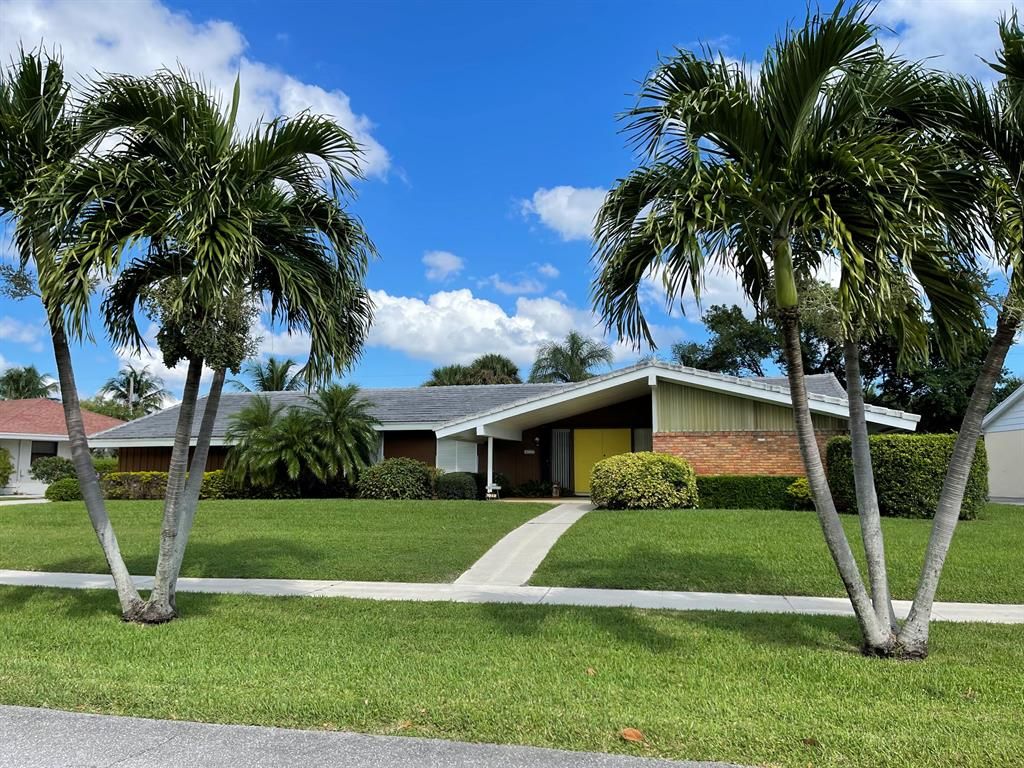 Photo of 425 Privateer Road Rd, North Palm Beach, FL 33408 (MLS # R10752610)