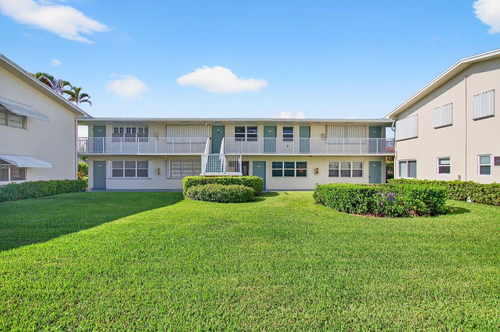 Photo of 880 Horizons W #106, Boynton Beach, FL 33435 (MLS # R11108241)