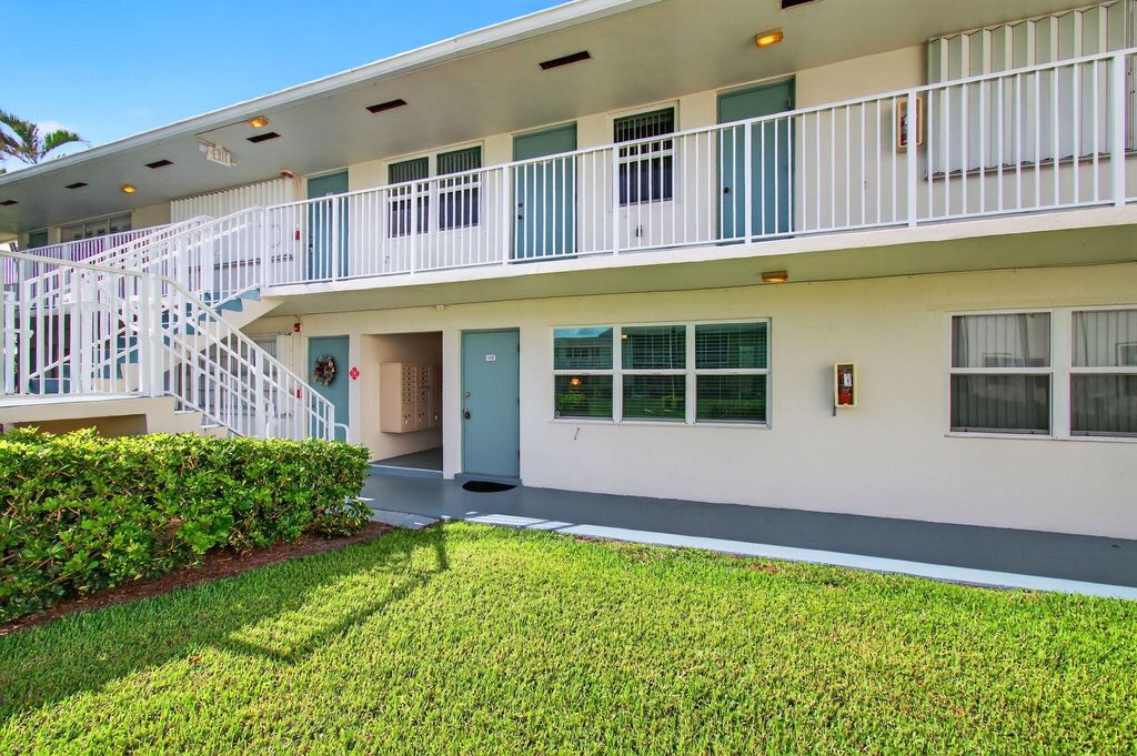 Photo of 880 Horizons W #106, Boynton Beach, FL 33435 (MLS # R11108241)