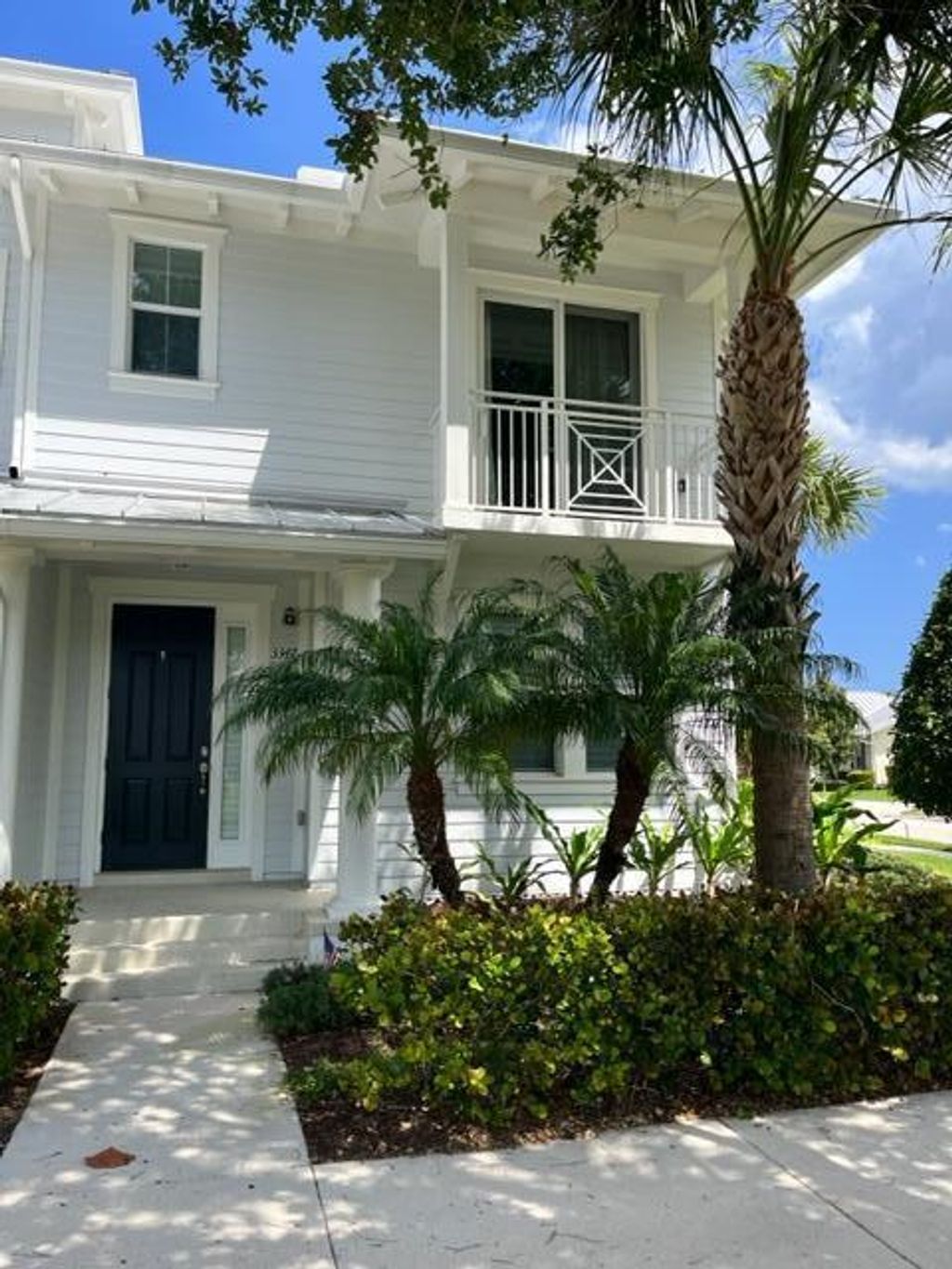 Photo of 3347 E Mallory Boulevard, Jupiter, FL 33458 (MLS # R10980775)