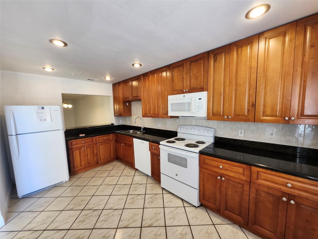 WESTVIEW CONDO 4 - Residential Lease