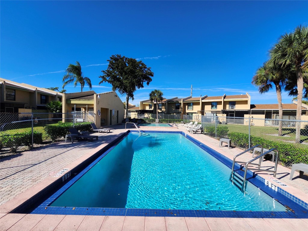 WESTVIEW CONDO 4 - Residential Lease