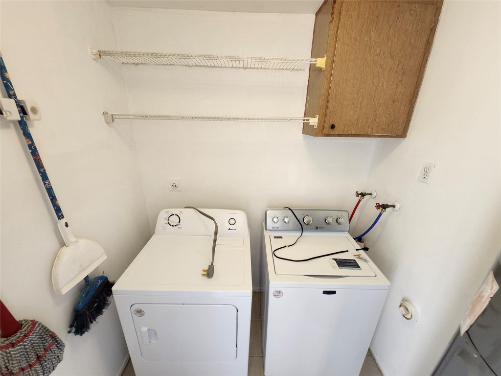 WESTVIEW CONDO 4 - Residential Lease