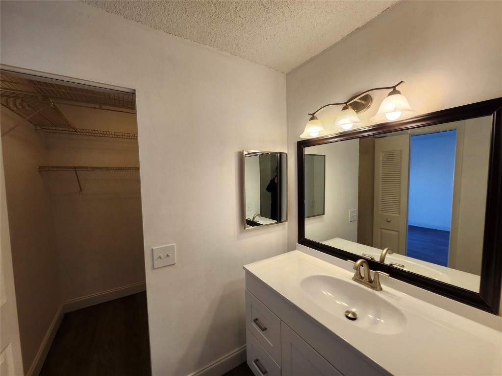 WESTVIEW CONDO 4 - Residential Lease